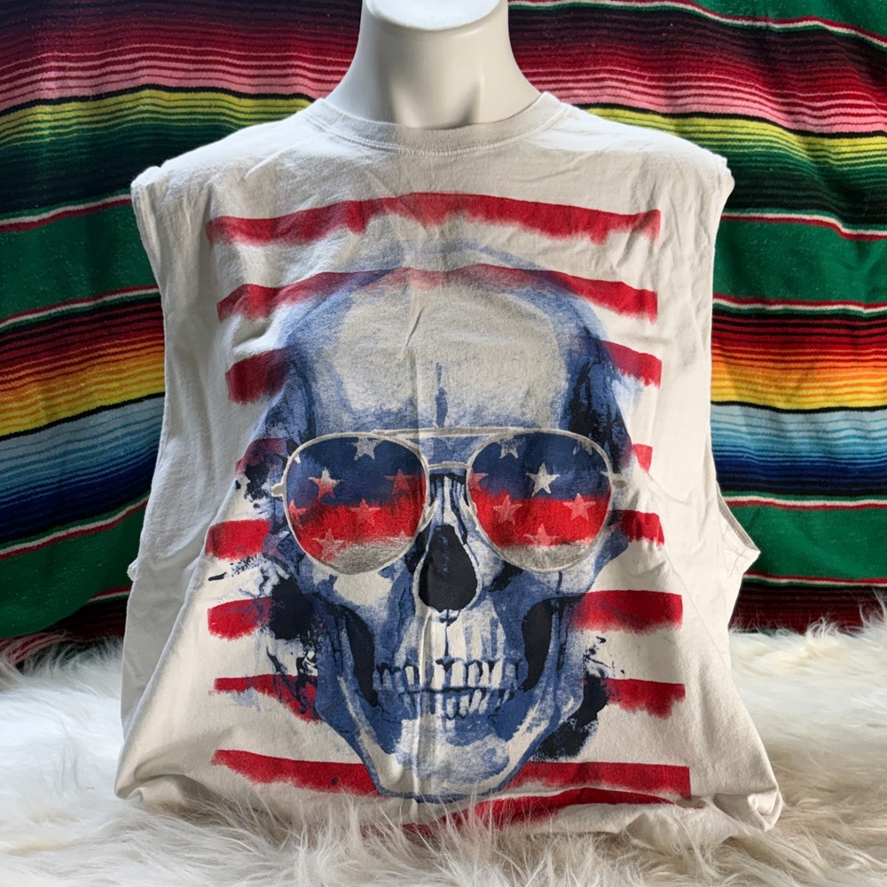 Skull Graphic Sleeveless Tee